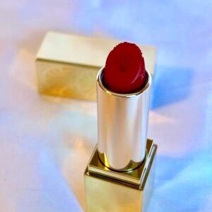 💲SALE💲New Estee Lauder Full Size Limited Edition Red Velvet Lipstick